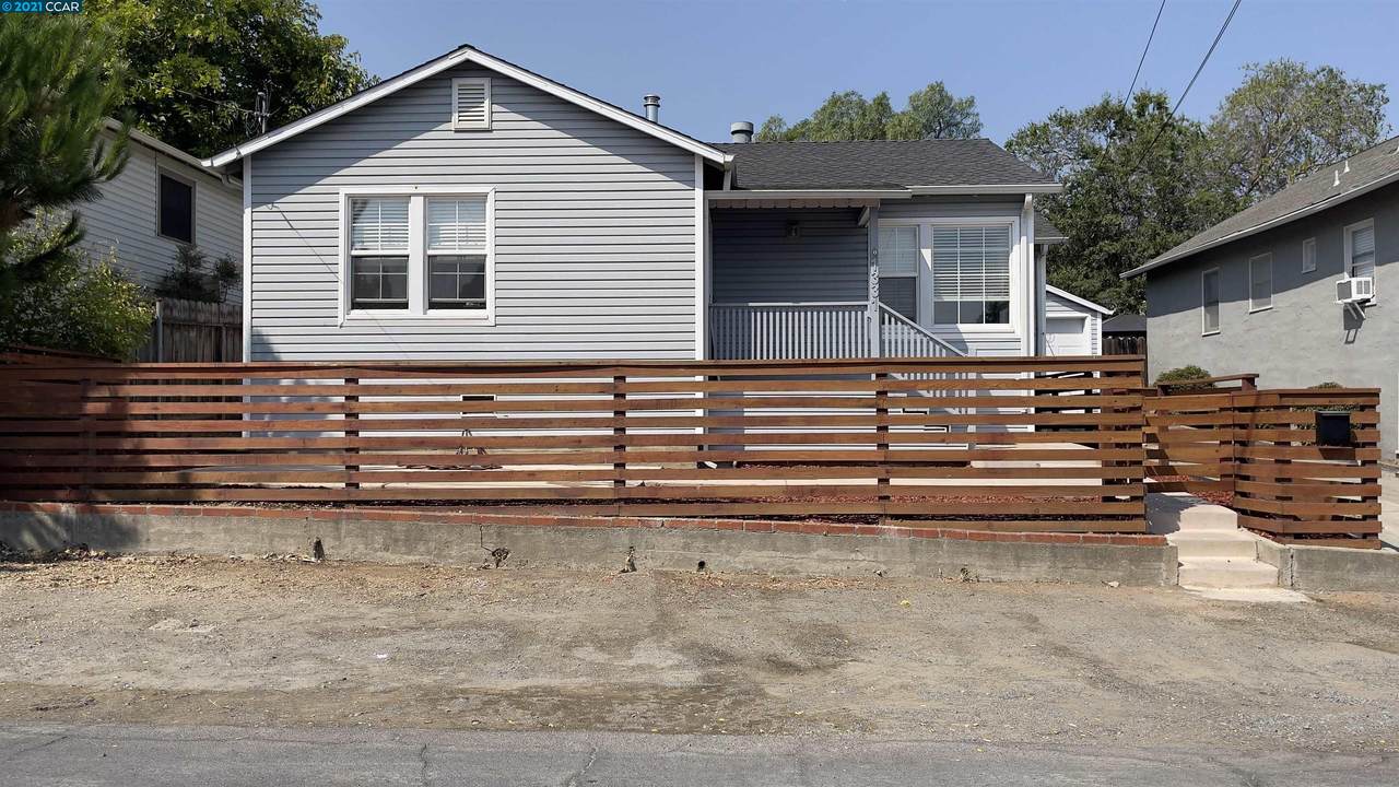 1331 Vine Ave - Photo 1