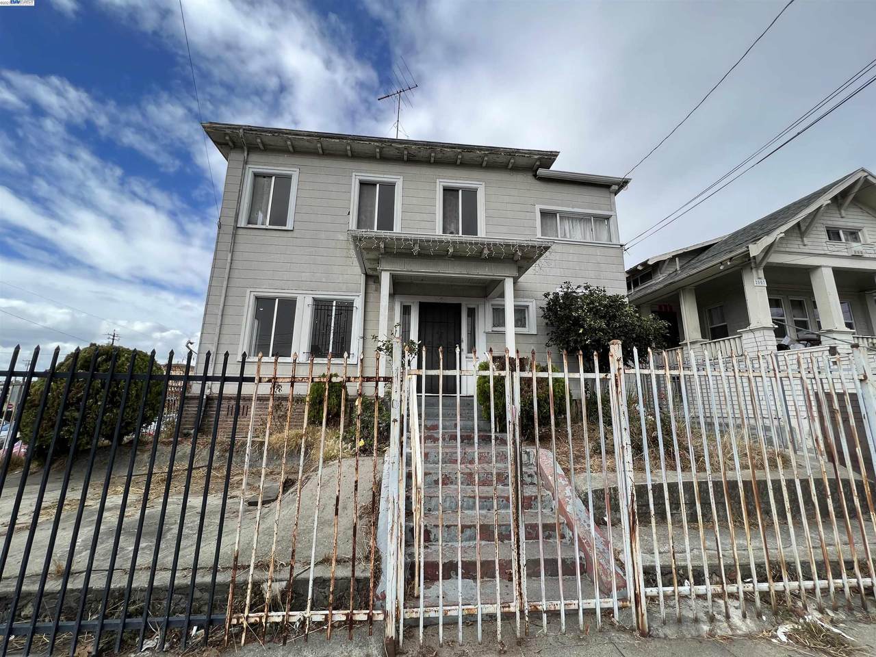 2001 Mitchell St - Photo 1
