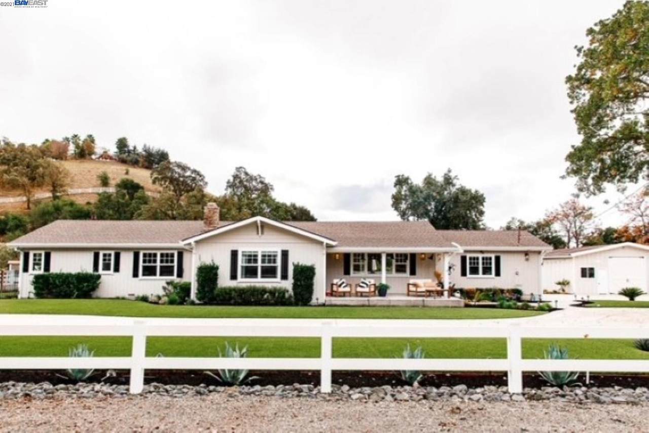1601 Lawrence Rd - Photo 1