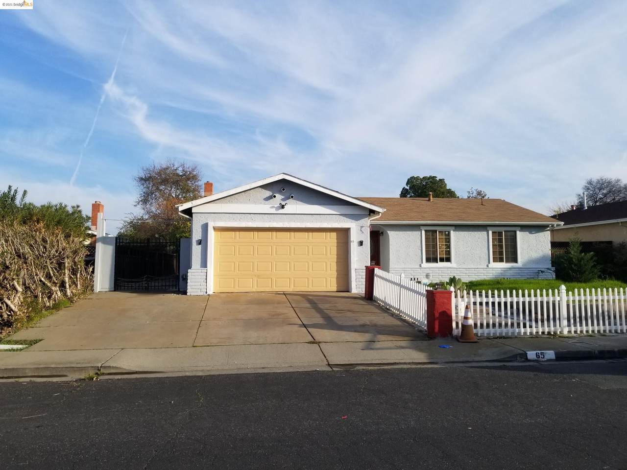 65 Huntington Cir - Photo 1