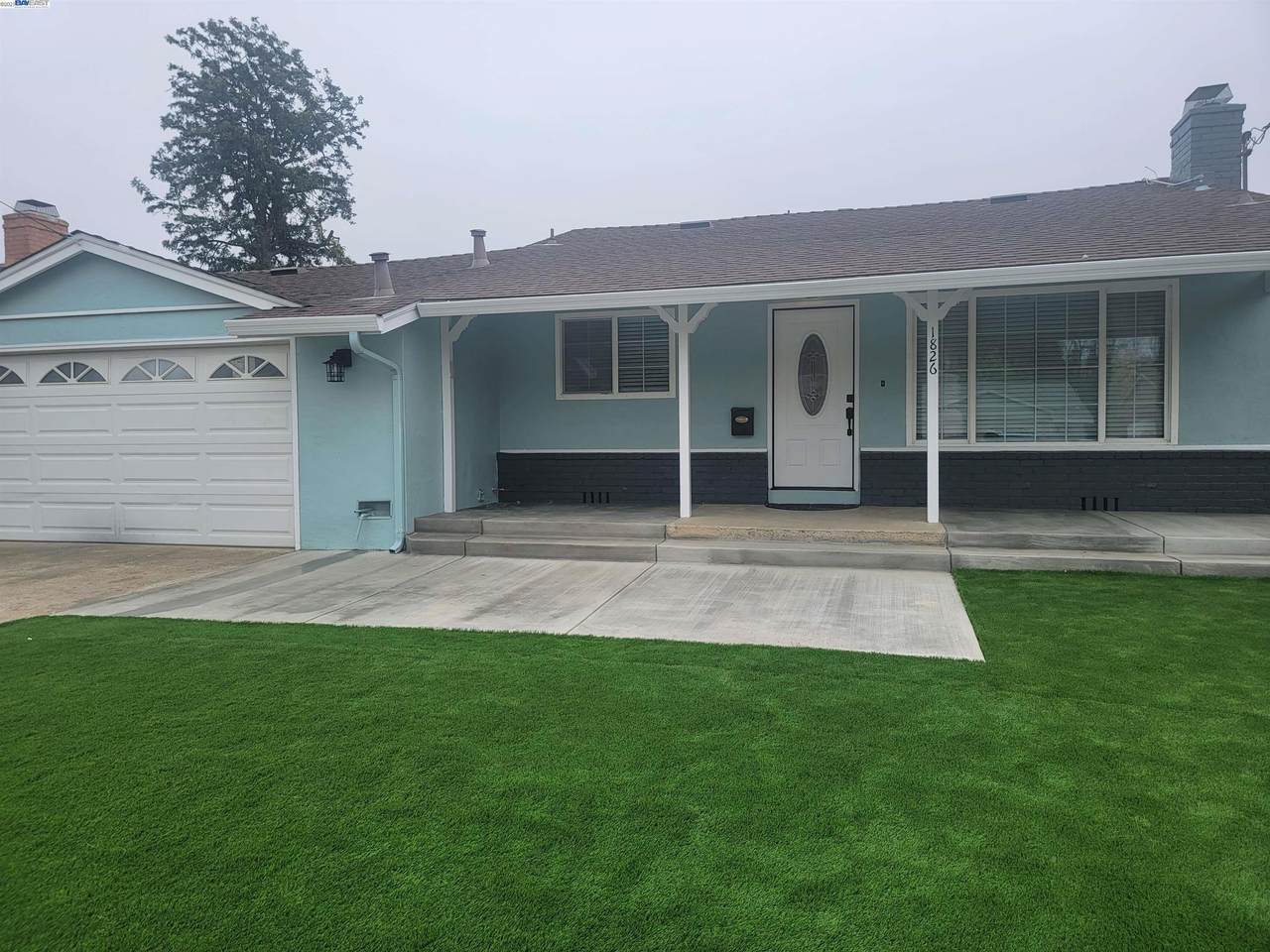 1826 Ravenwood Dr - Photo 1