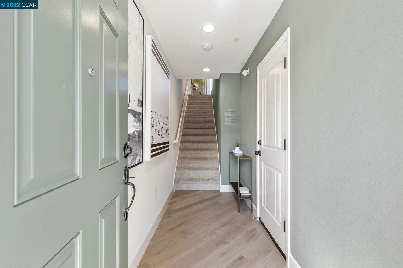 172 Laurel Knoll Drive - Photo 1