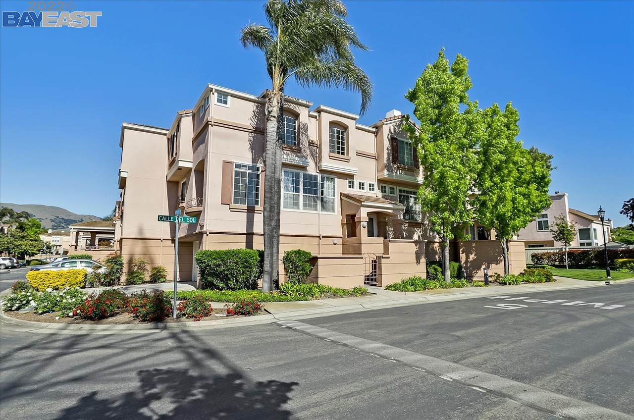 392 Montecito Way - Photo 1