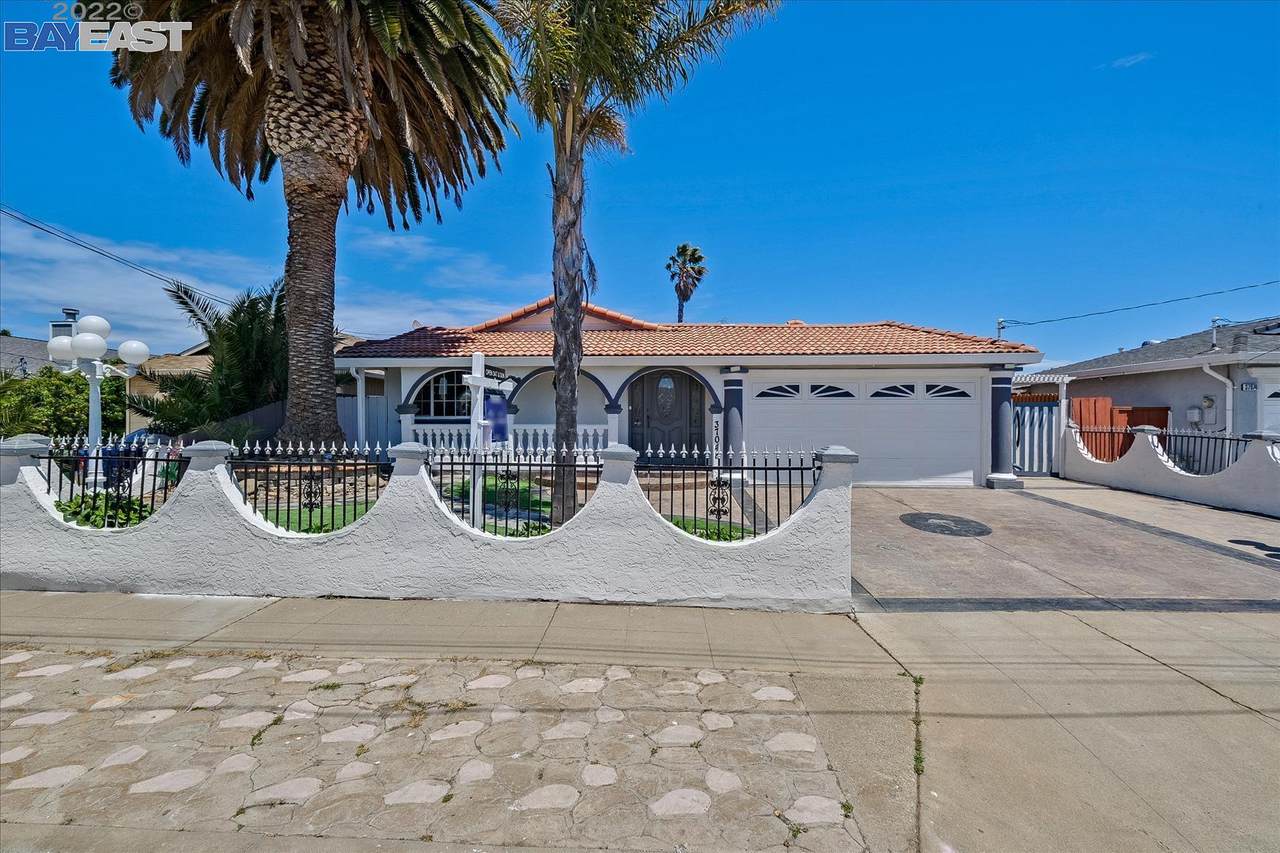 37048 Laurel St - Photo 1