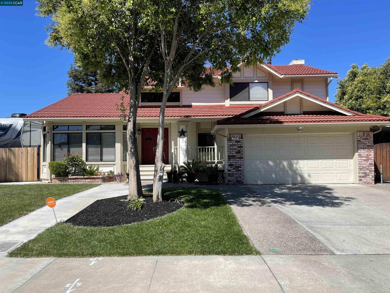 175 Hickory Ct - Photo 1