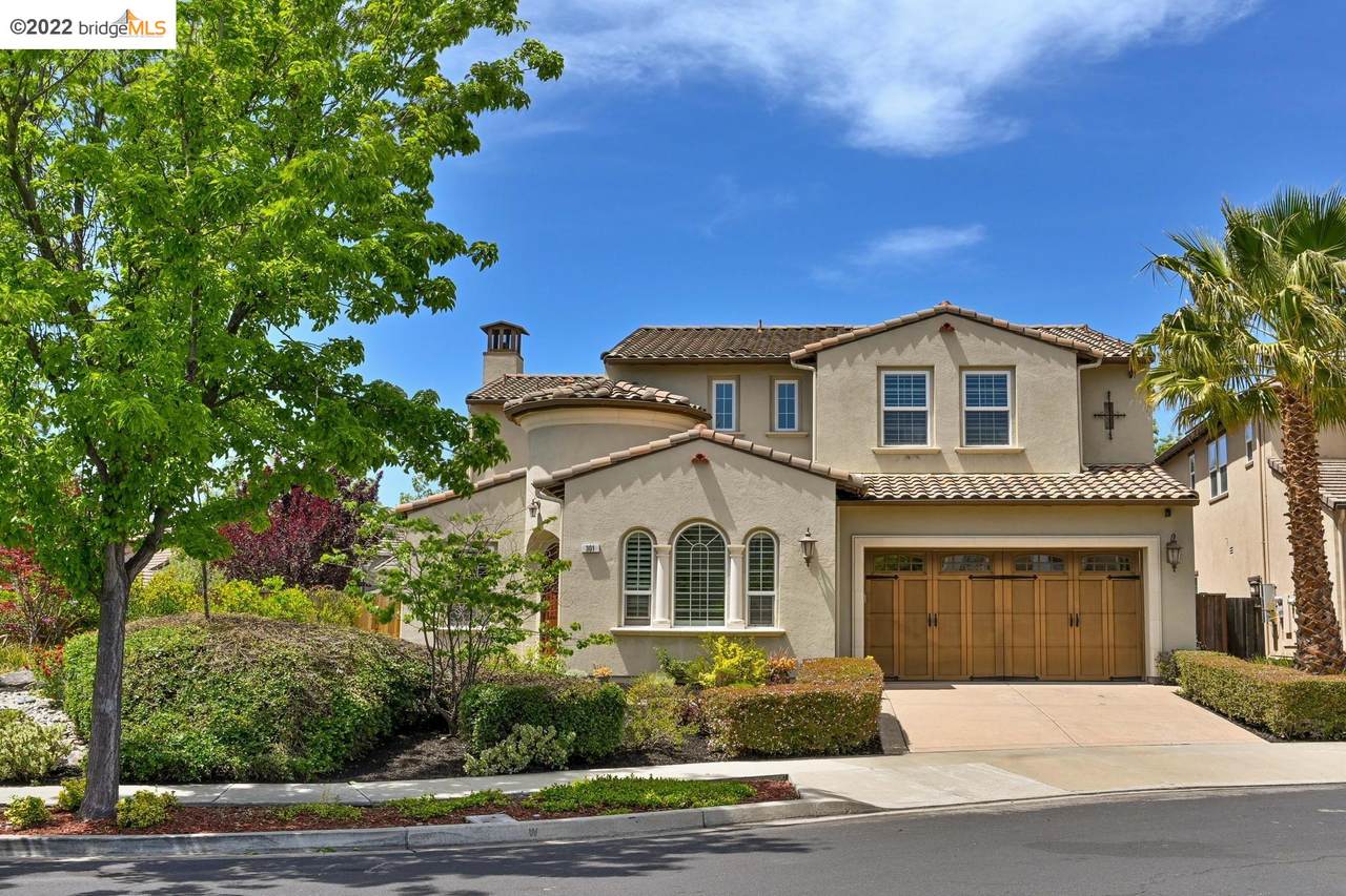 301 Friesian Ct - Photo 1