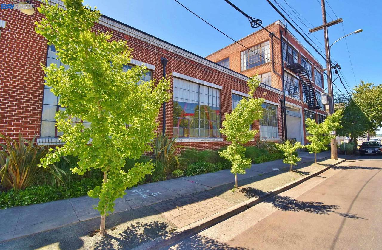 1018 4Th Ave - Photo 1
