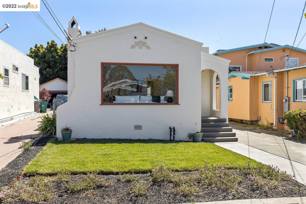 1013 Pomona Ave - Photo 1