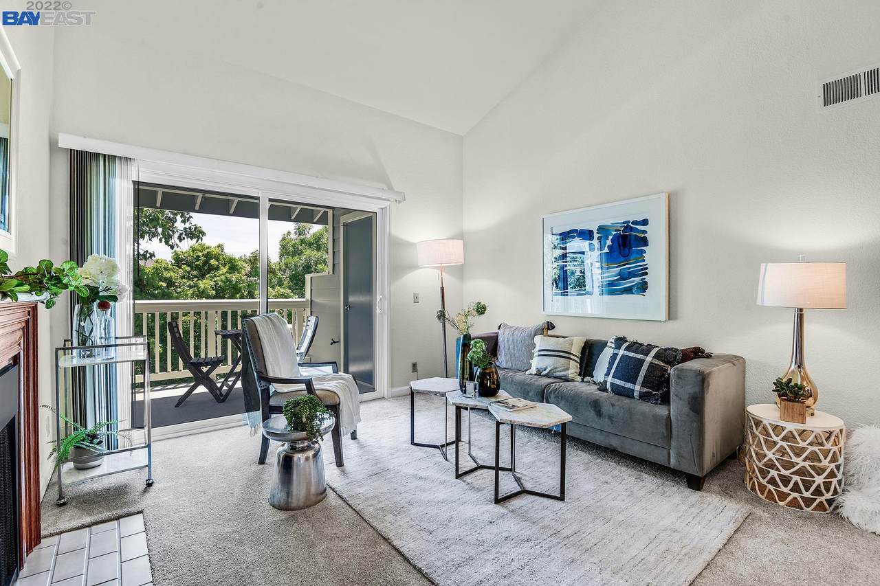 3395 Pinewood Ter - Photo 1