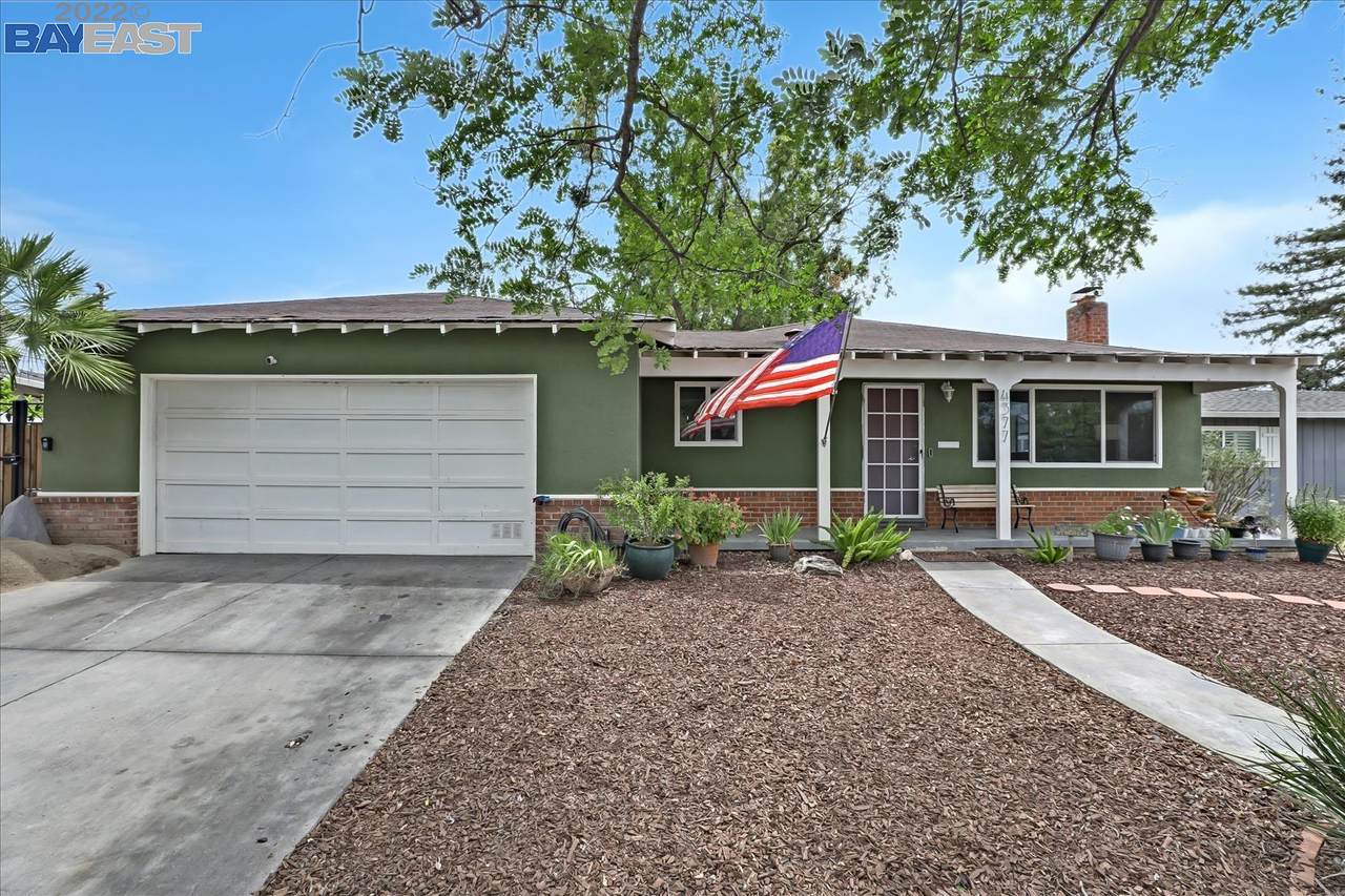 4377 Baylor Way - Photo 1