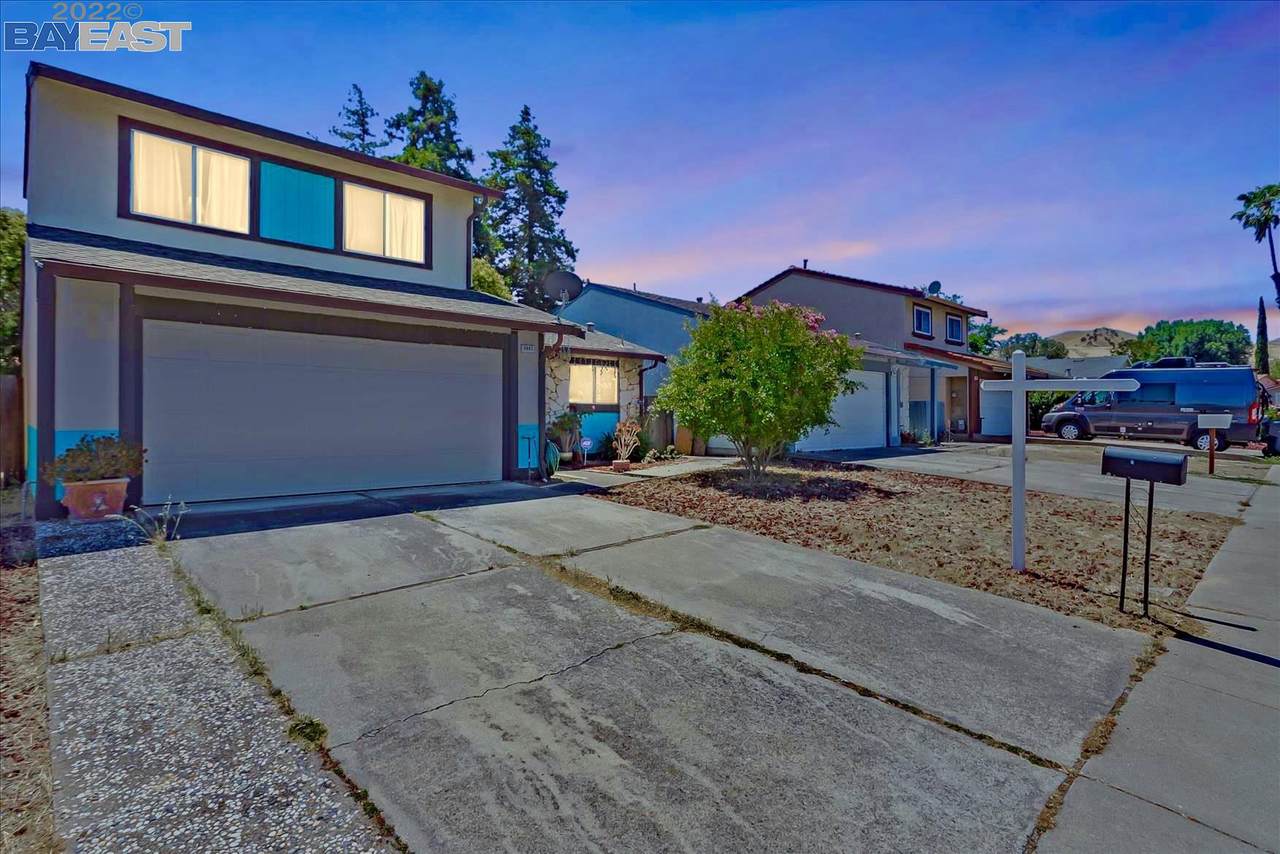2441 Sequoia Dr - Photo 1