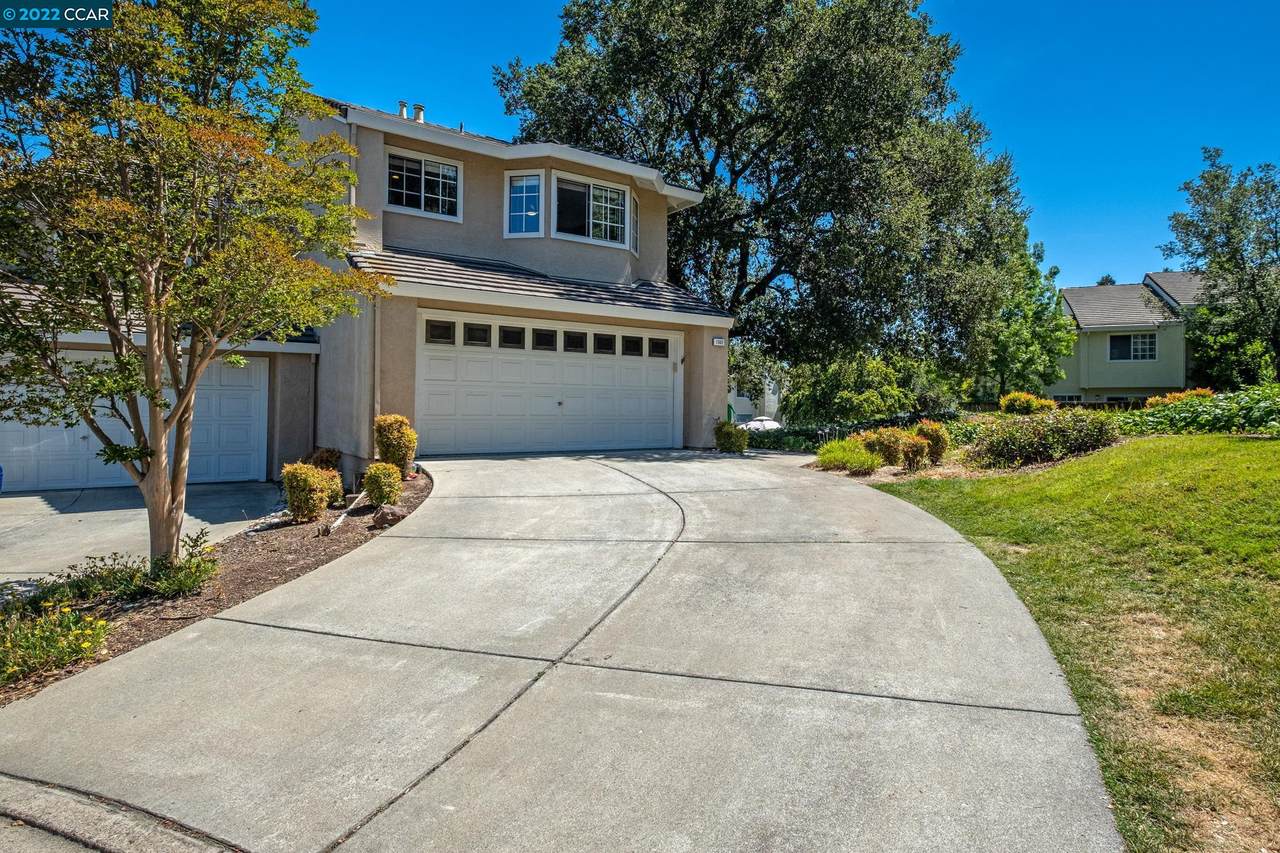 1002 Pinehurst Ct - Photo 1