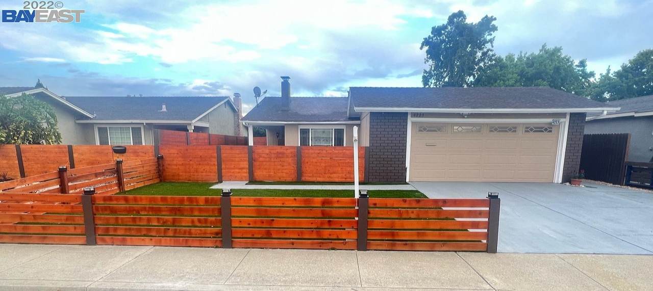 4223 Queen Anne - Photo 1