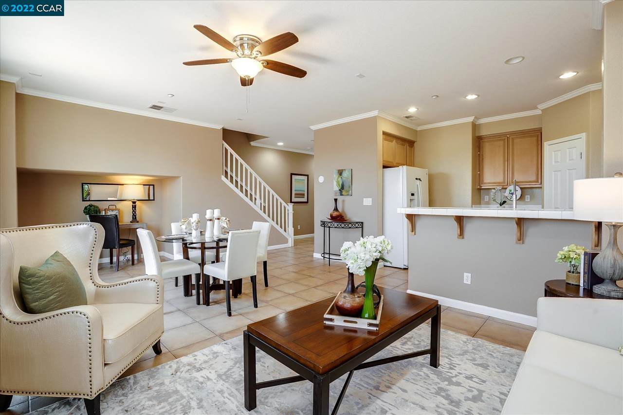 295 Washington Dr - Photo 1
