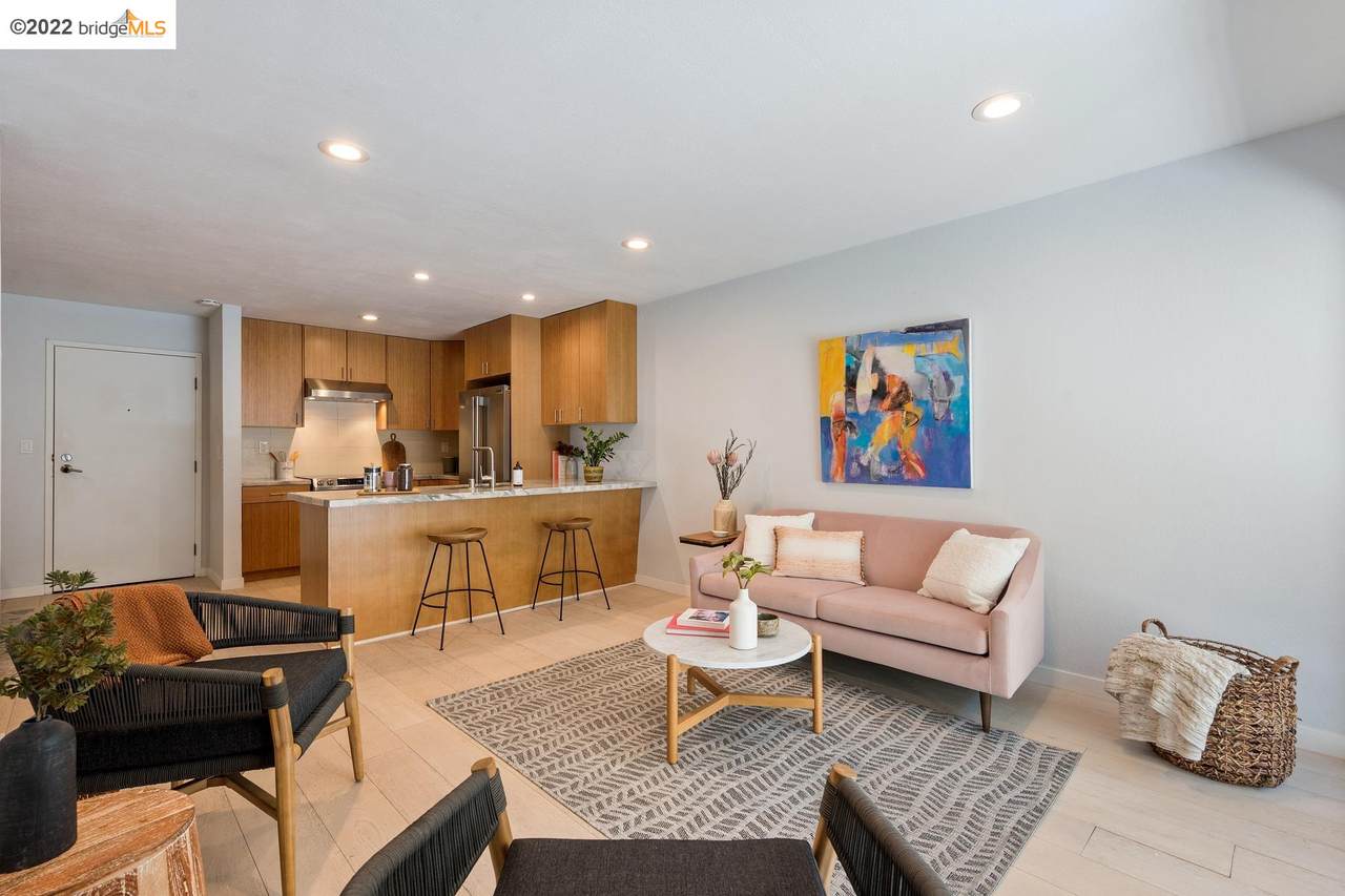 288 Whitmore St - Photo 1