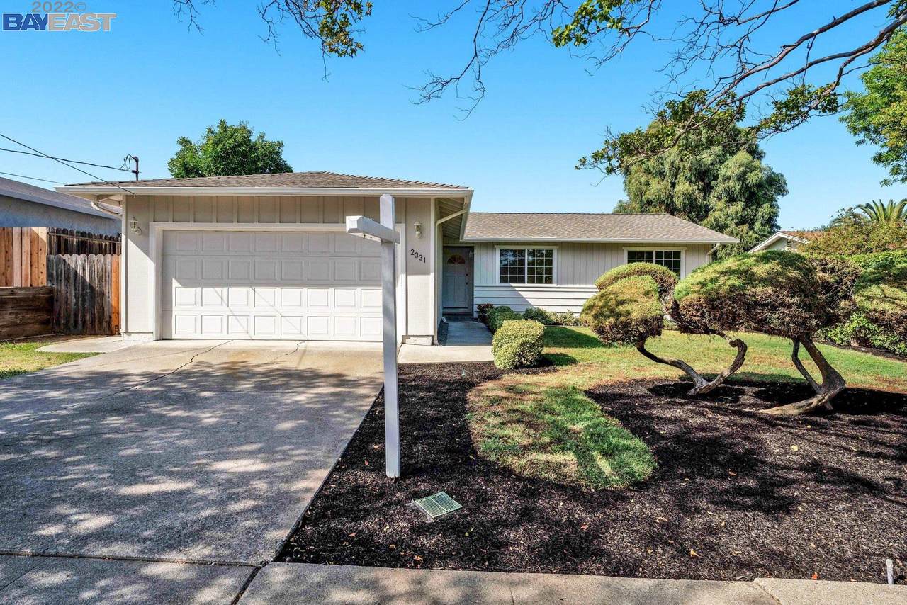 2331 Panoramic Dr - Photo 1