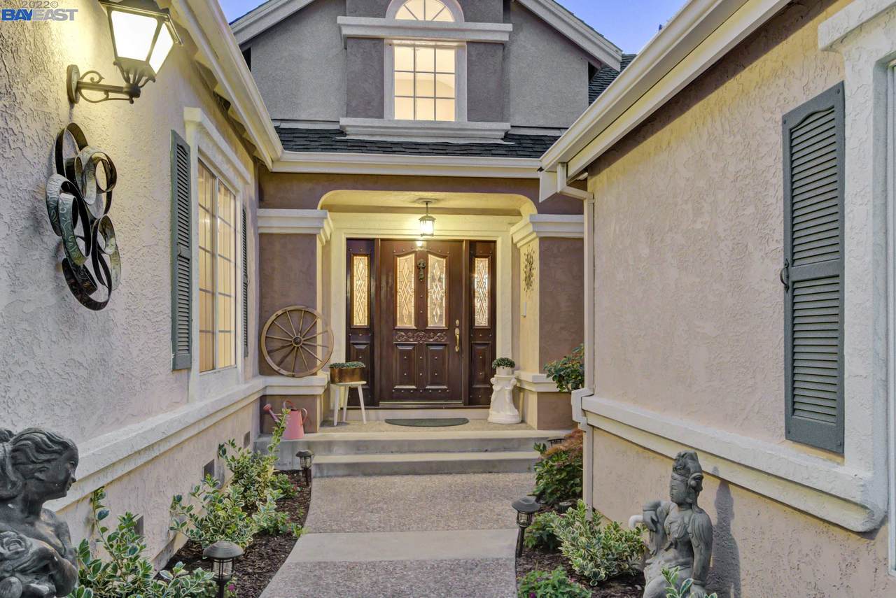 2964 Amoroso - Photo 1