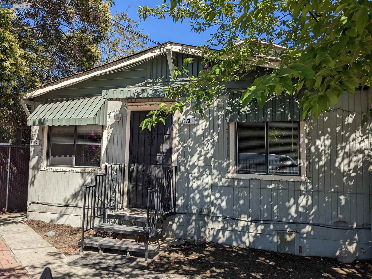 173 Sycamore St - Photo 1