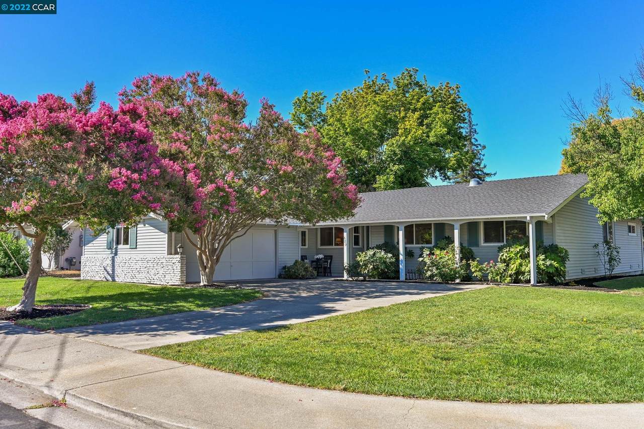 689 Teak Ct - Photo 1