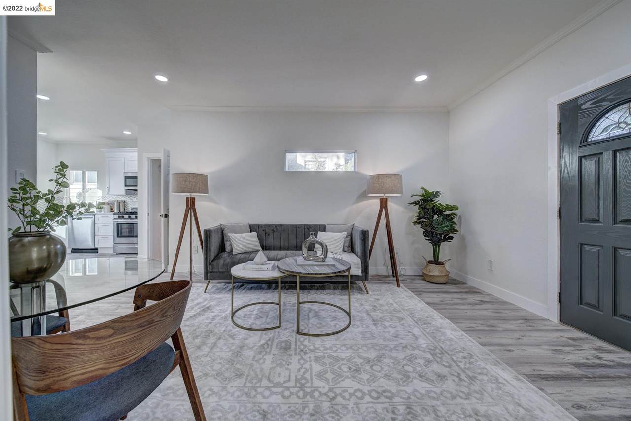 1027 33Rd St - Photo 1