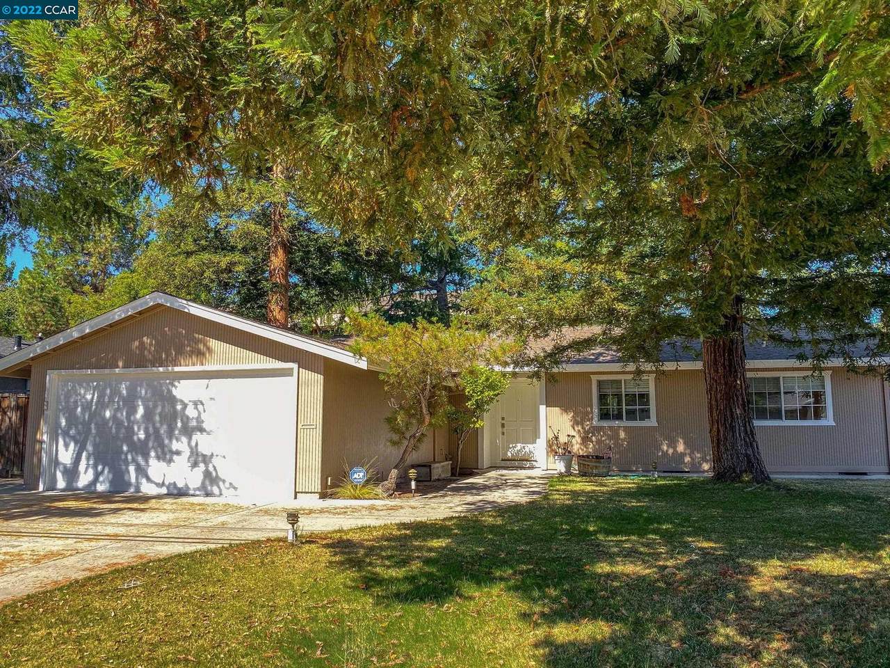 1612 Wendy Dr - Photo 1
