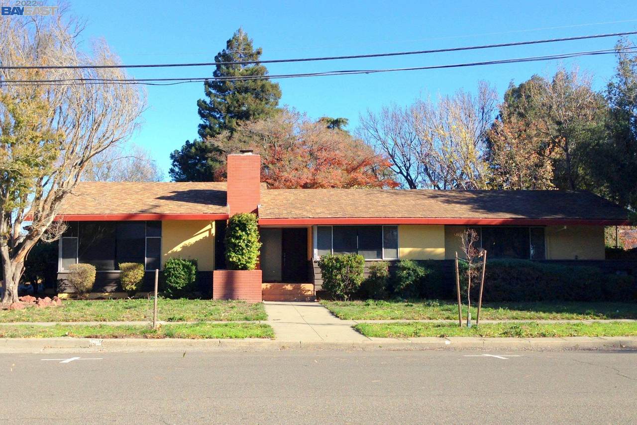 830 Great Jones Street - Photo 1