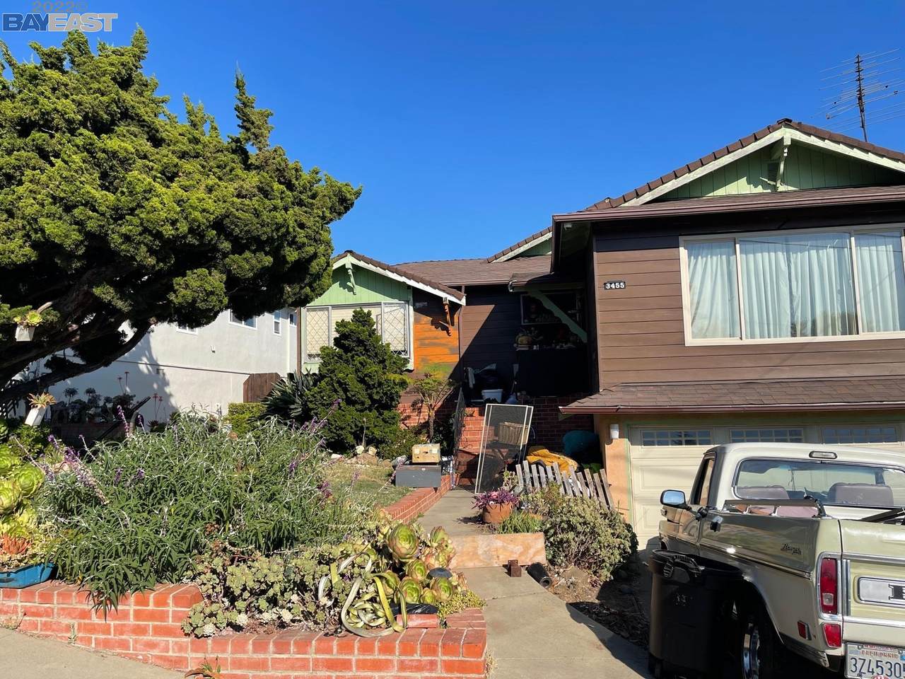 3455 Wyndale Dr - Photo 1