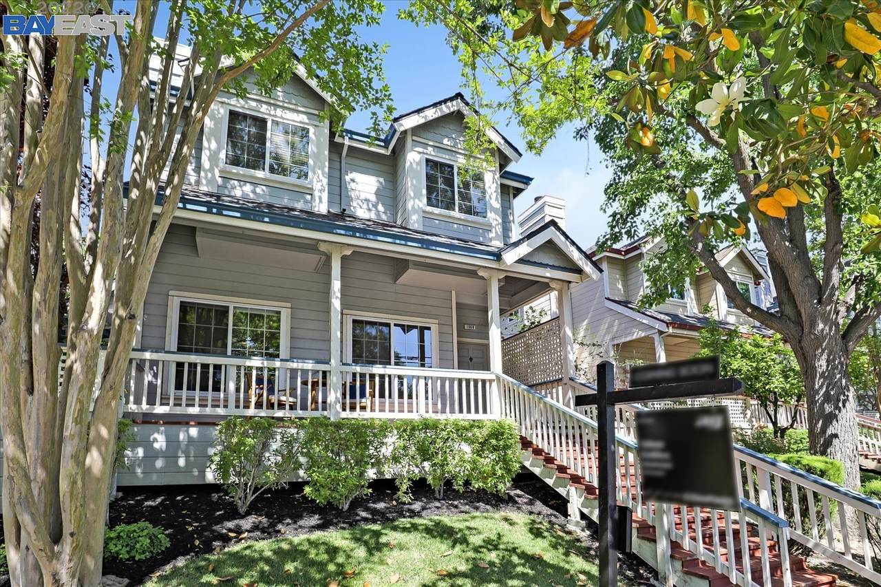 1069 Division St - Photo 1