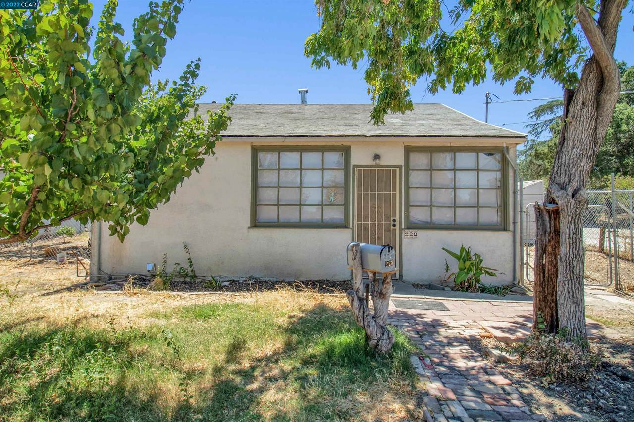 228 Crest St - Photo 1
