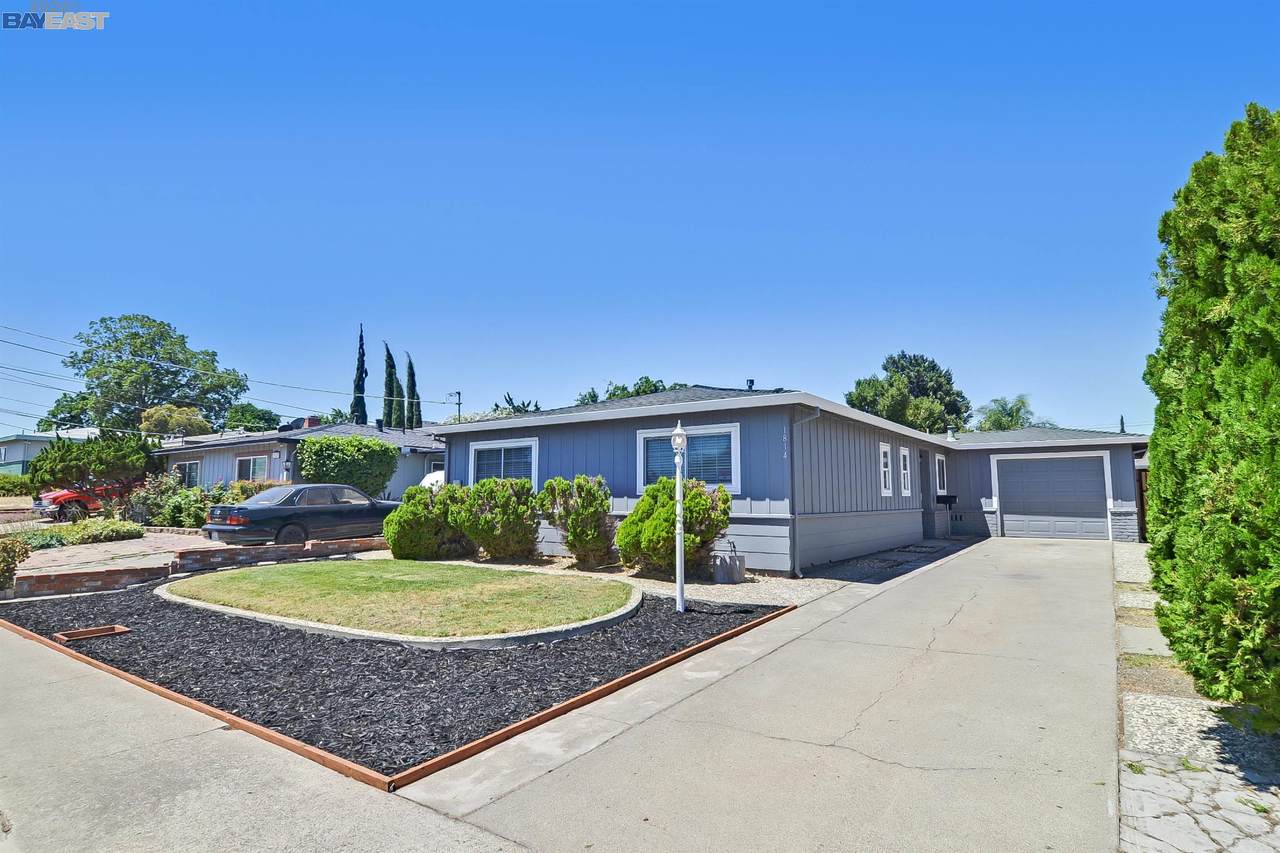 1814 Crestwood Dr - Photo 1