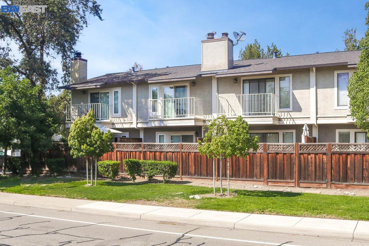 1454 Portola Ave - Photo 1