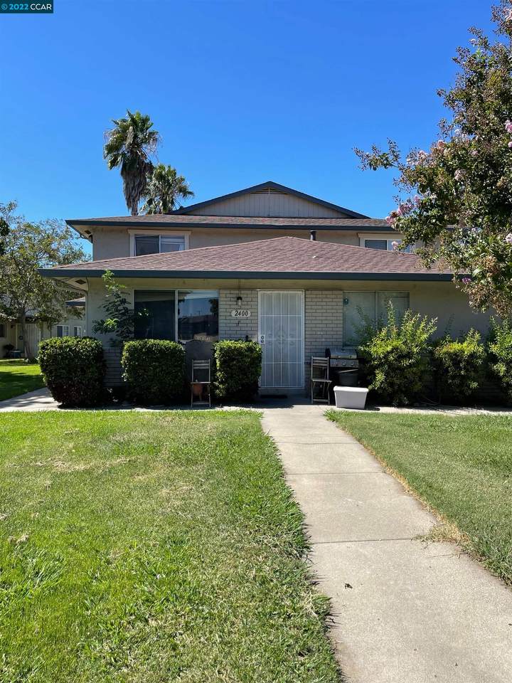 2400 Peppertree Ct - Photo 1