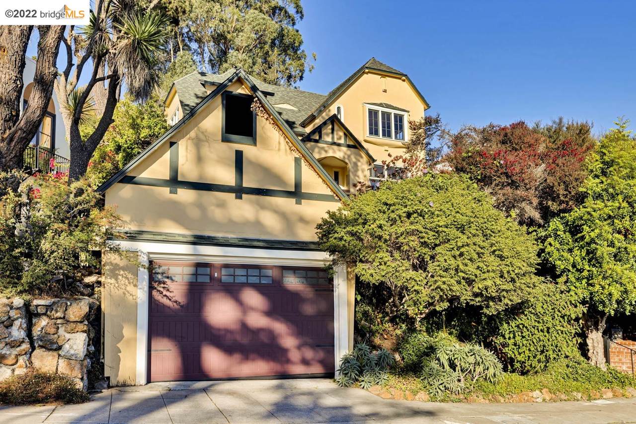 683 Arlington Ave - Photo 1