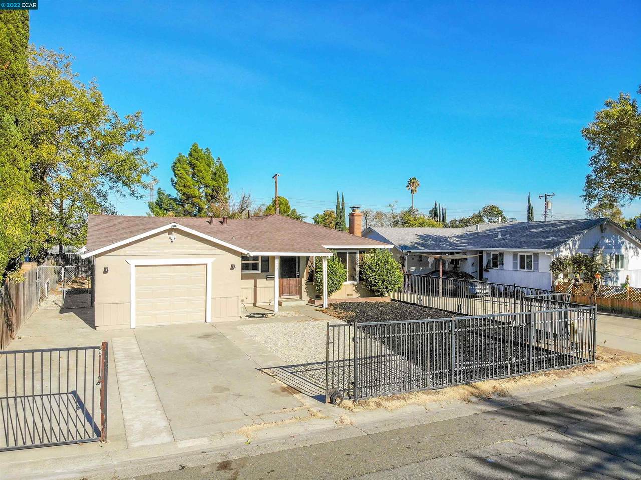 2005 Edison Ave - Photo 1