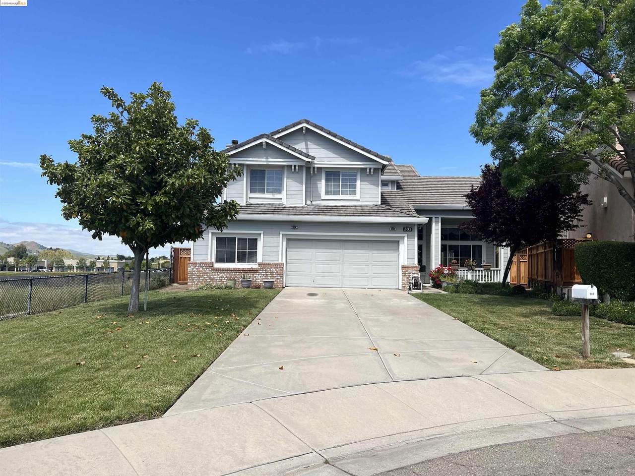 501 Black Oak Ct - Photo 1
