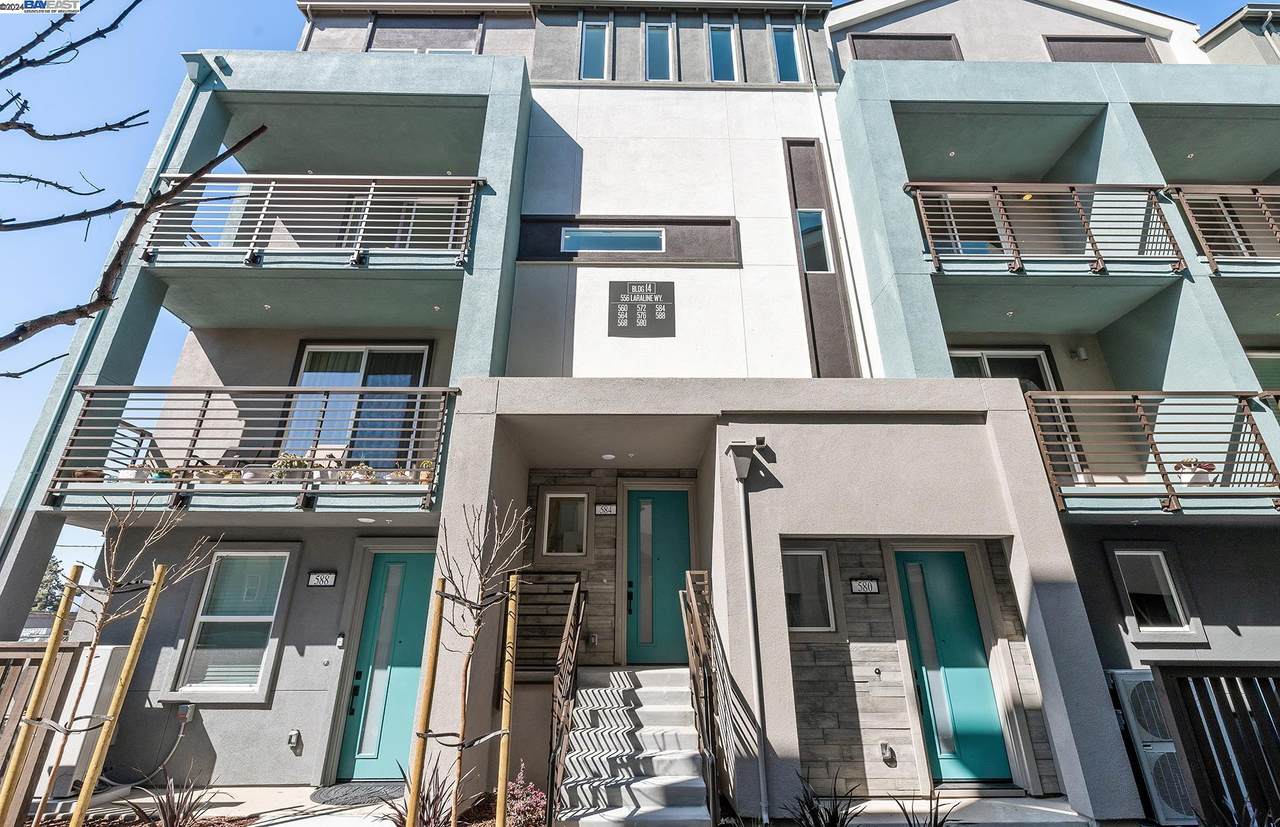 580 Oakdale Way - Photo 1