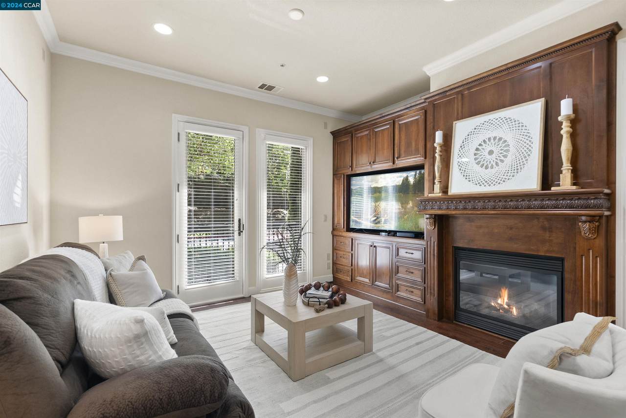 1207 Symphony Way - Photo 1