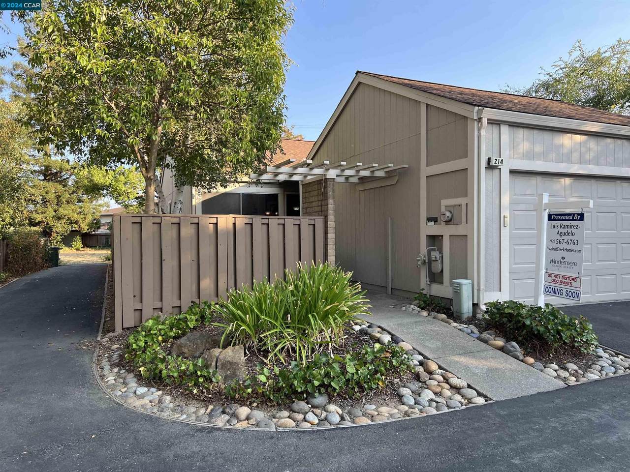 214 Oak Manor Plz - Photo 1