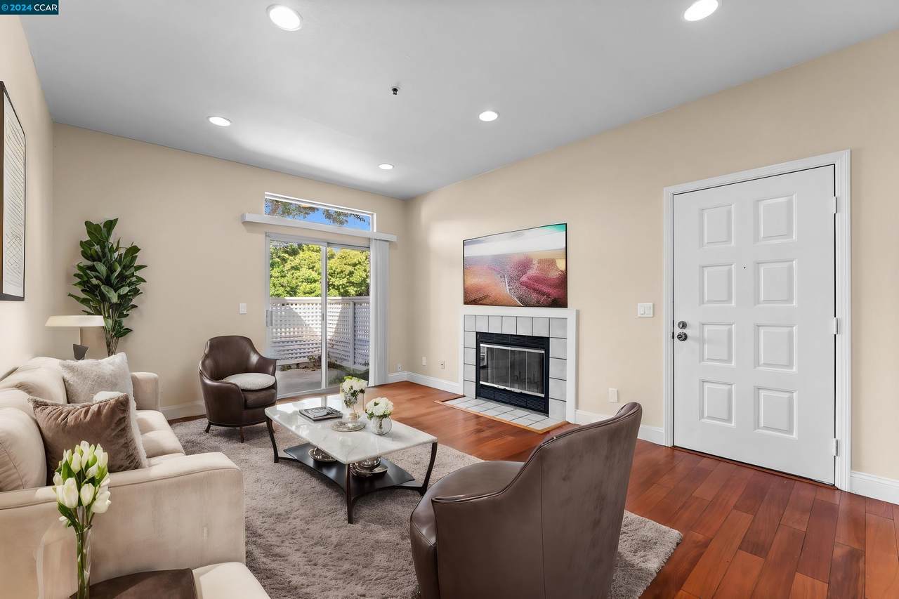 907 Waterford Pl - Photo 1