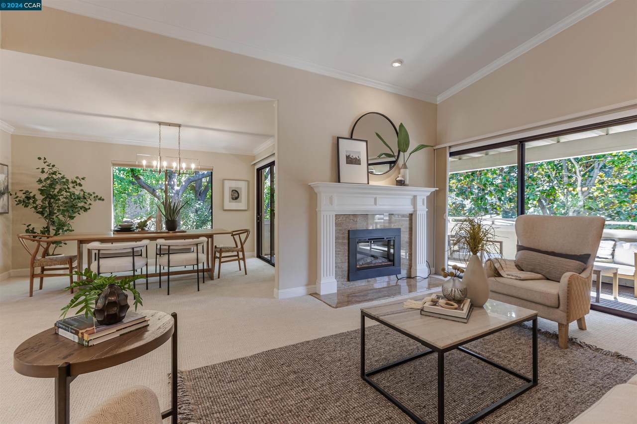 3490 Rossmoor Pkwy - Photo 1