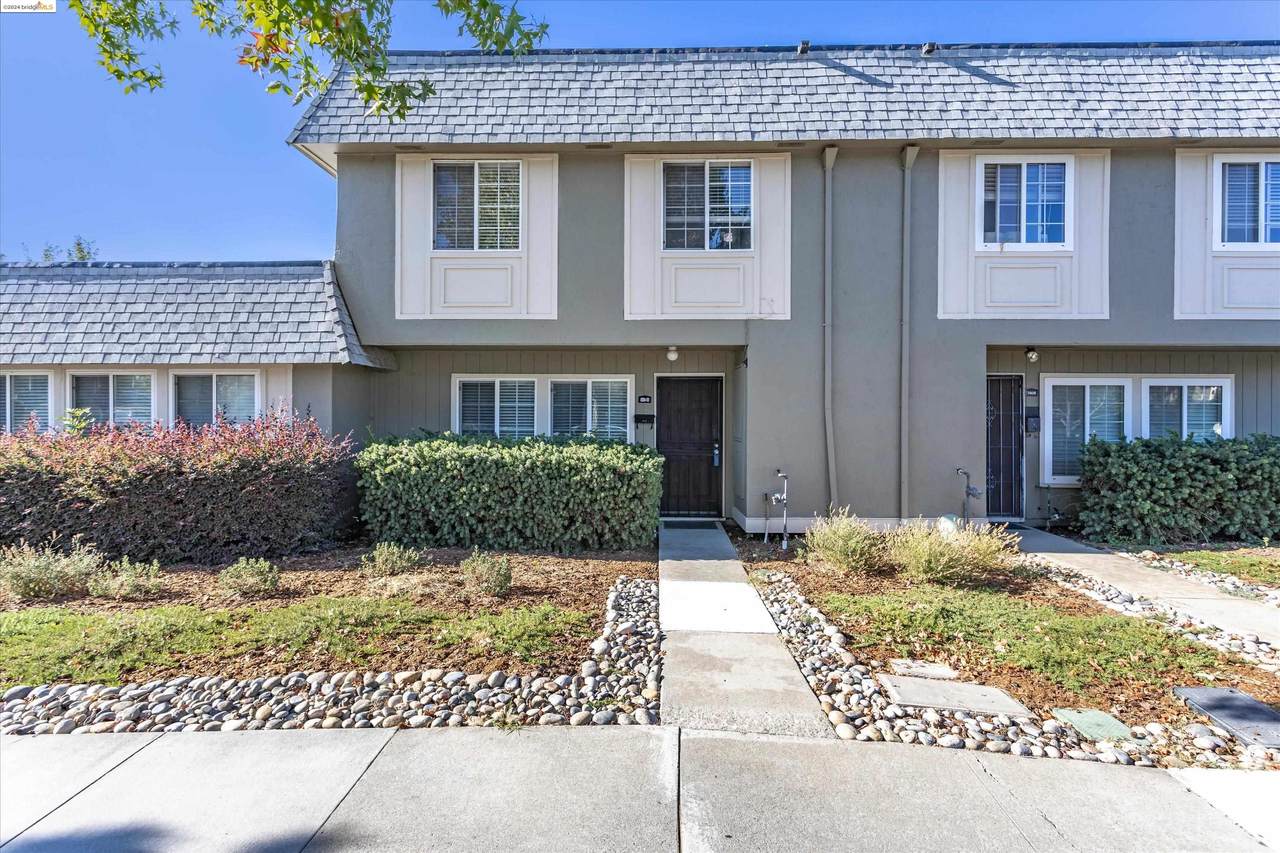 3403 Prince Of Wales Ln - Photo 1
