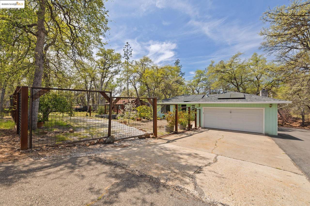 20780 Willow Springs Dr - Photo 1