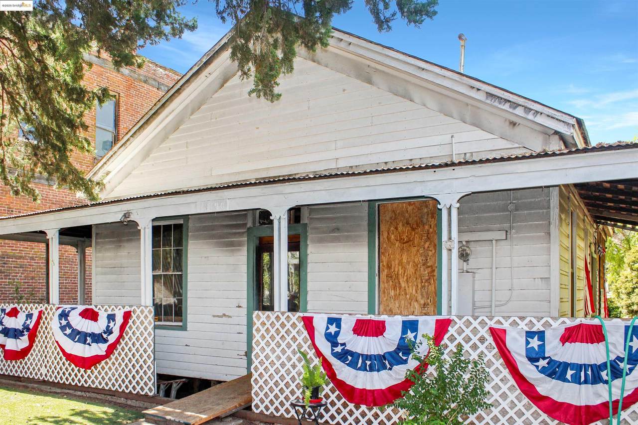 18190 Main St - Photo 1