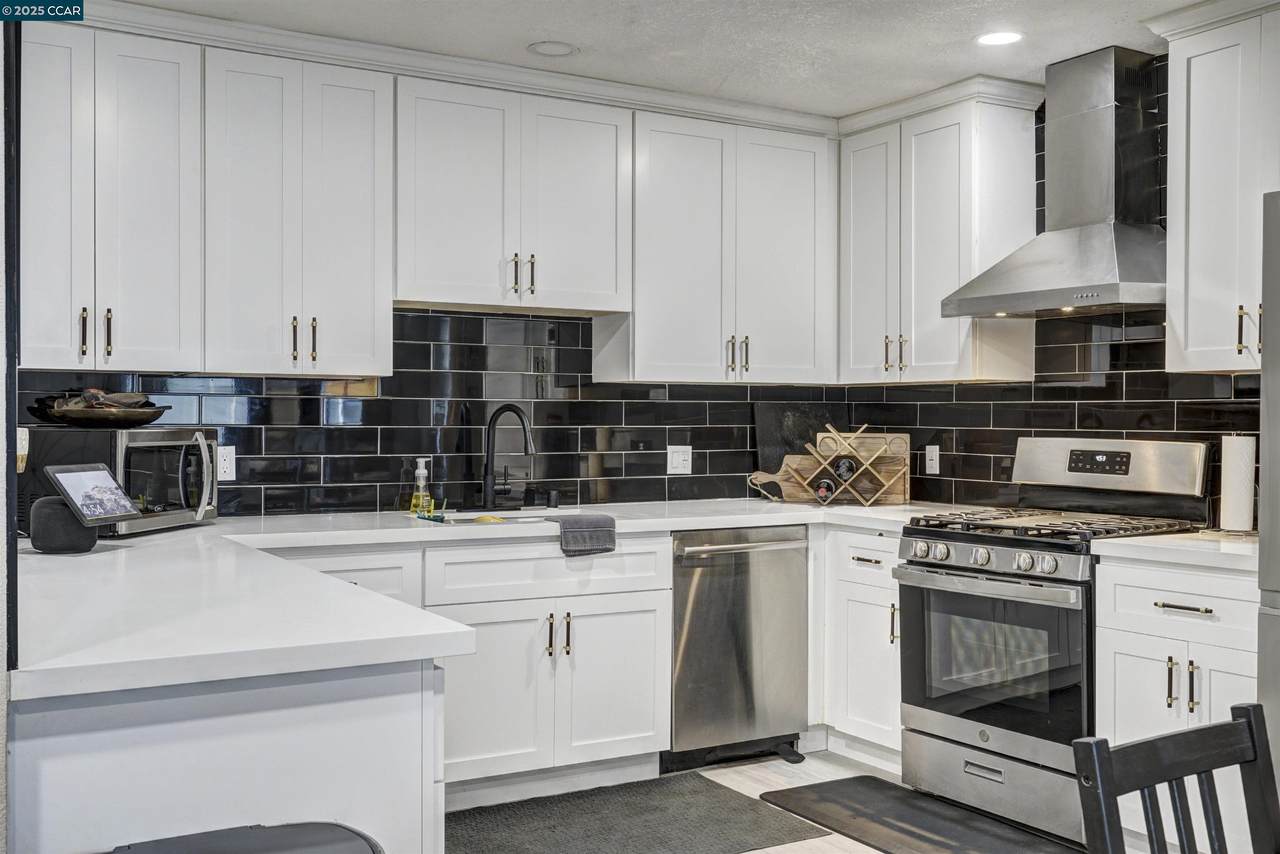 1324 104th Ave - Photo 1