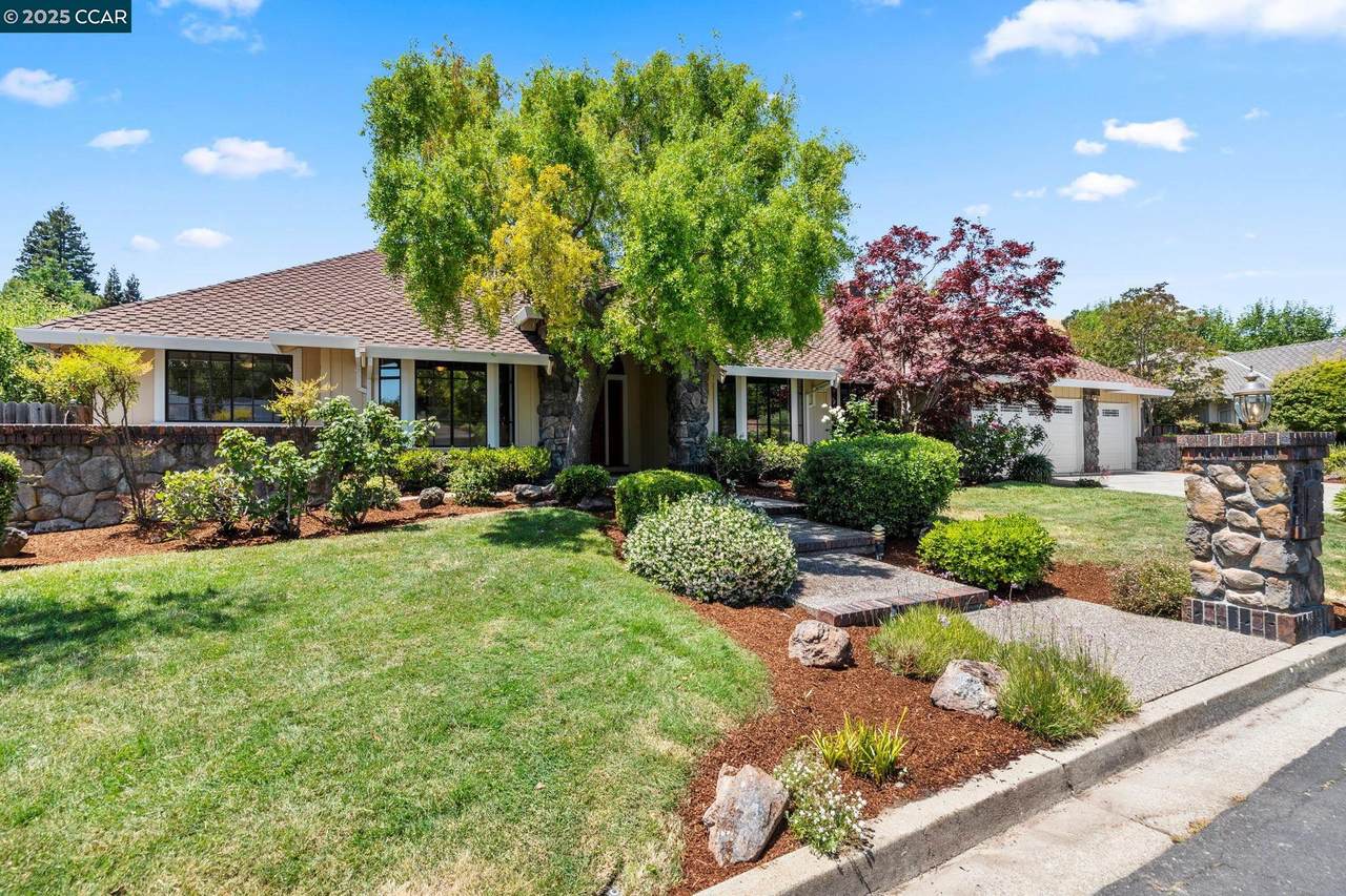 109 Bria Ct - Photo 1