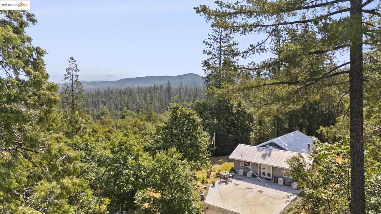 22361 Hells Hollow S. - Photo 1