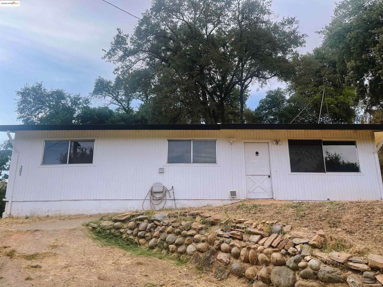 302 Ayba St - Photo 1