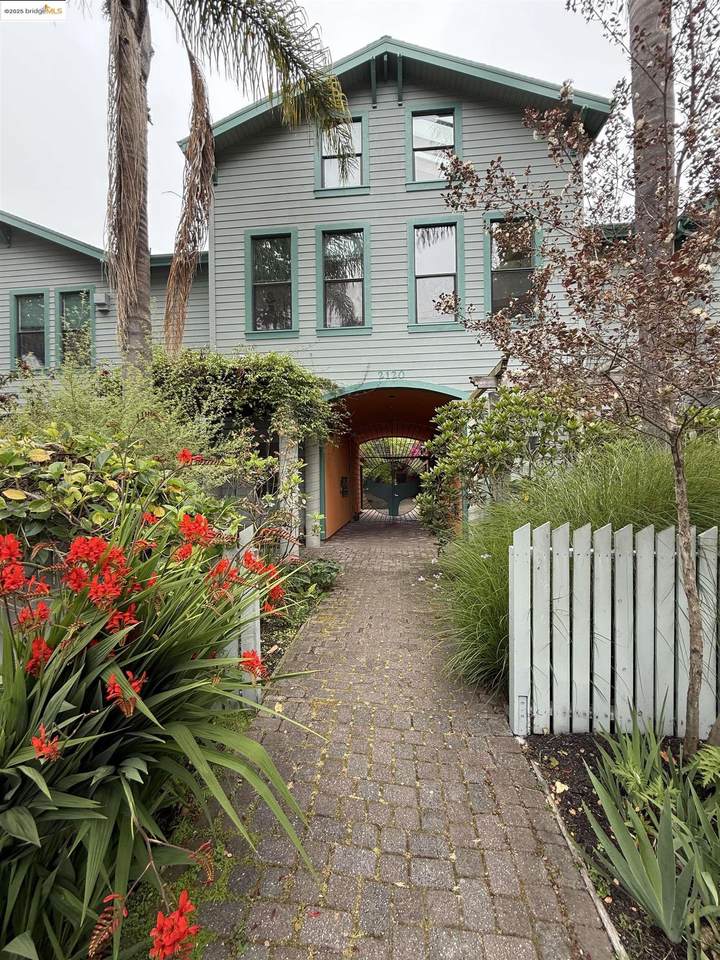 2120 6th Street - Photo 1