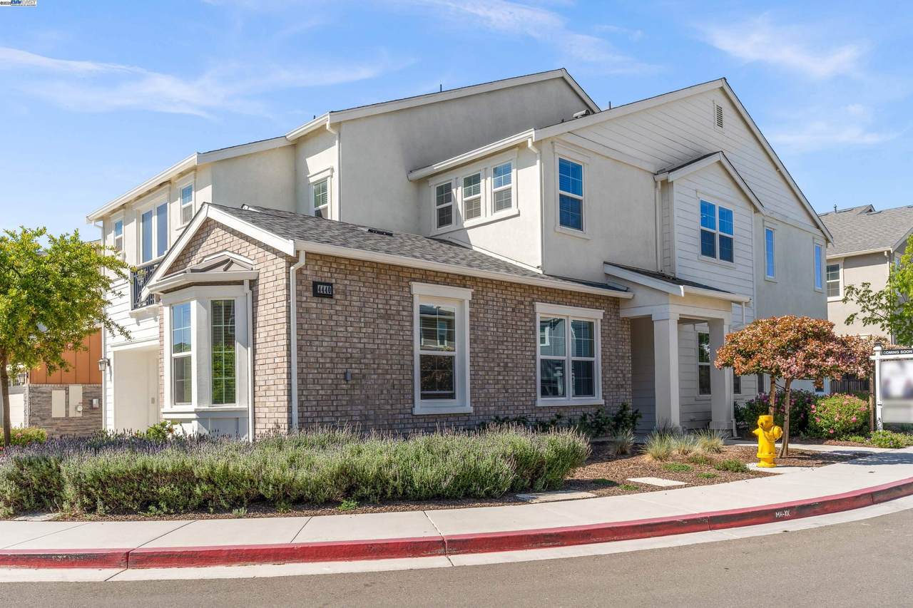 4440 Pine Mountain Way - Photo 1