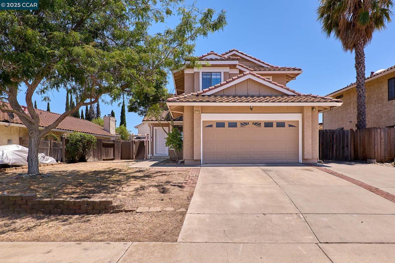 2728 Almondridge Dr - Photo 1